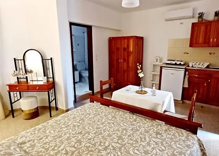 Ξενοδοχείο με διαμερίσματα Pefkos Filoxenia 4*