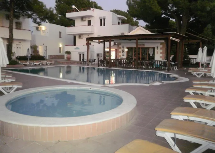 Pefkos Filoxenia 公寓式酒店 Pefki