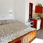 Pefkos Filoxenia 아파트호텔 4*