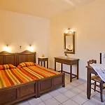 Pefkos Filoxenia 아파트호텔 4*
