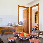 Pefkos Filoxenia 아파트호텔 4*