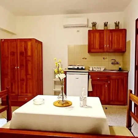 Pefkos Filoxenia Aparthotel Pefki