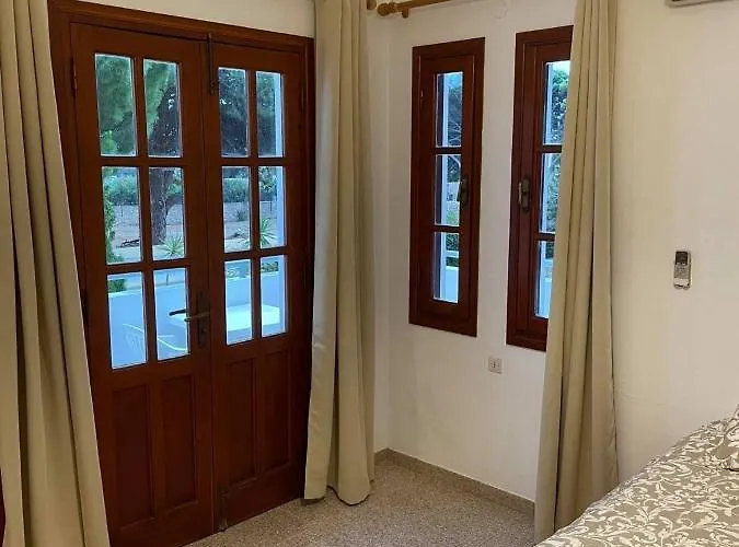 Pefkos Filoxenia 아파트호텔