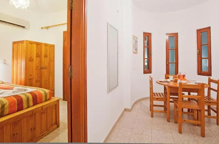 Pefkos Filoxenia 아파트호텔